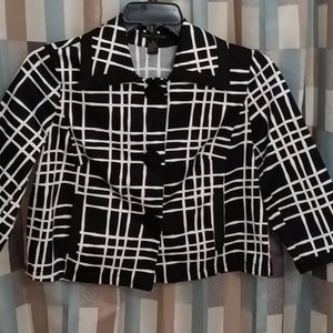 SHERRY TAYLOR black and white striped short jacket w/ 3 big black buttons Sz M